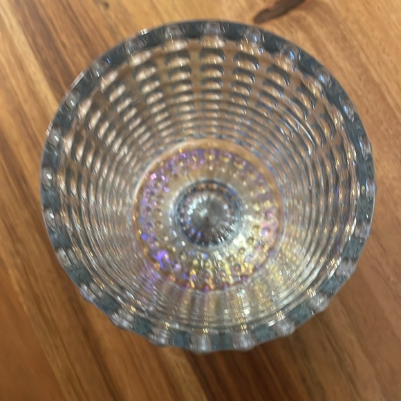 Iridescent glass pedestal vase 🤩 - Picture 4 of 9